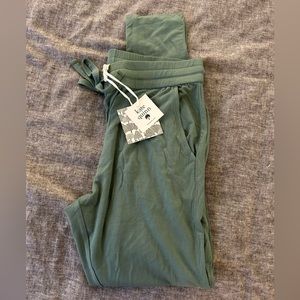 **SOLD** Kate Quinn Skinny Jogger